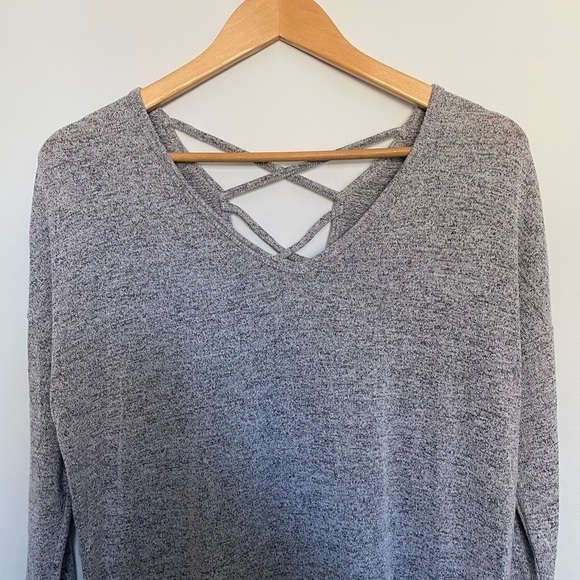 GARAGE Grey Flowy Top - Picture 2 of 6